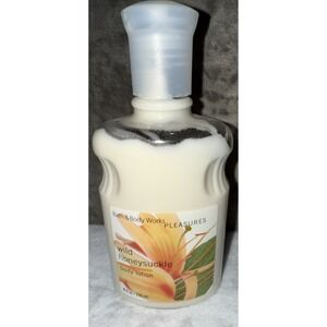 Vintage Bath & Body Works Pleasures Wild Honeysuckle Body Lotion‎ 8oz